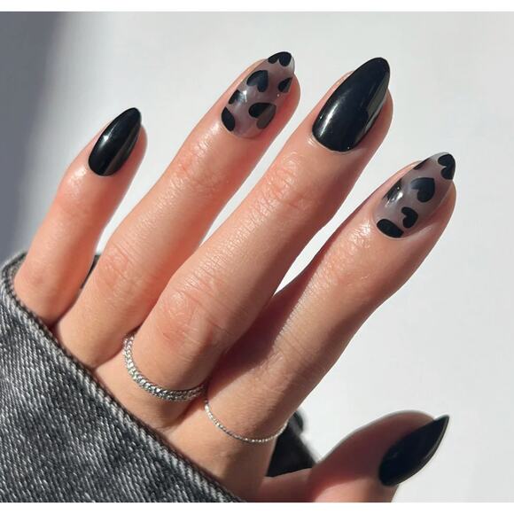 New Glamnetic Love Me Not Press on Nails - Picture 1 of 4